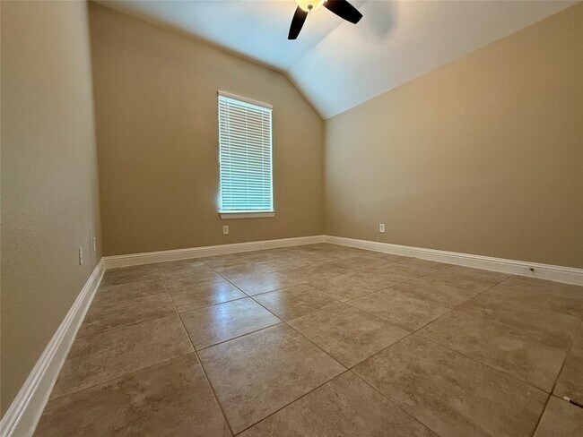 Building Photo - 18211 County Shores Ln