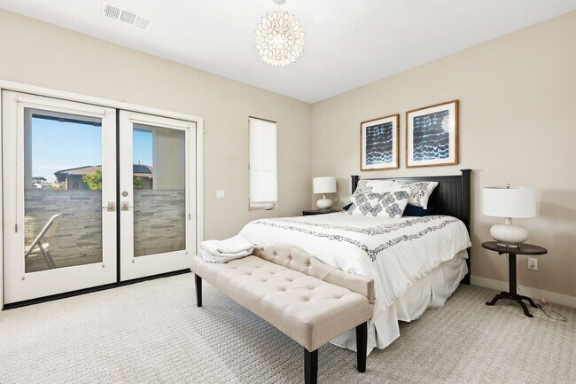 Building Photo - Beautiful 5 bedroom home in Heart of Carme...