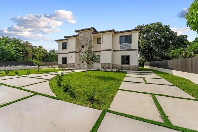 Building Photo - 1962 NW 107th St