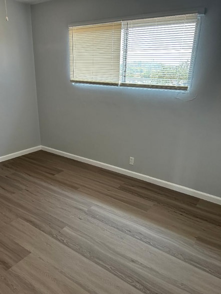 Building Photo - 2621 W Ramona Rd