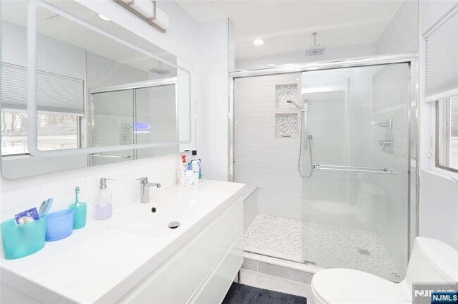 Building Photo - 16 Gurney Terrace