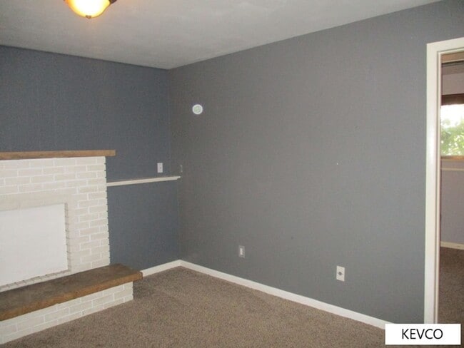 Building Photo - Tri-Level Home by Foothills Mall