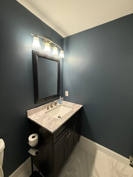 Building Photo - 433 Harts Cove Way