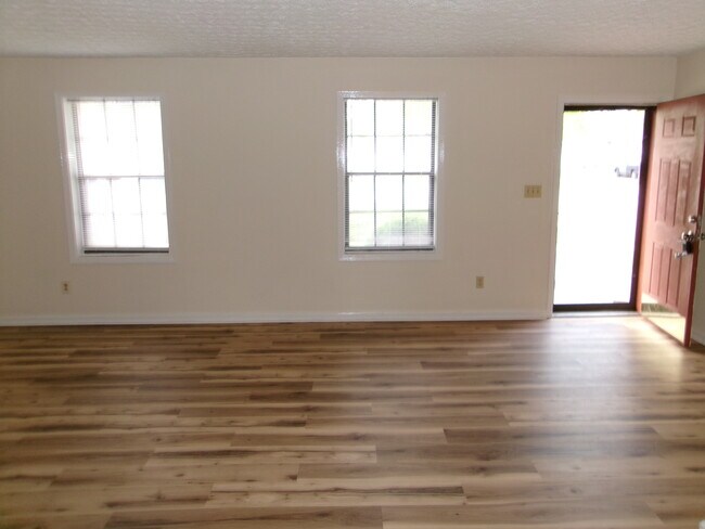 Building Photo - 3209 Timbermill Ave