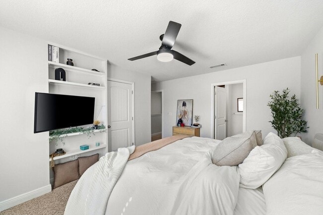 Building Photo - 25 Crossing Ln