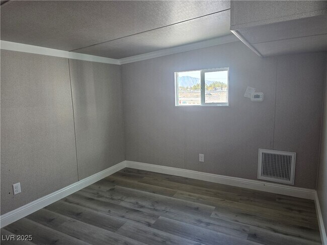 Building Photo - 1611 E Gamebird Rd