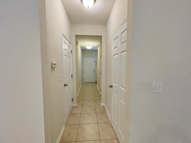 Building Photo - 100 Moultrie Village Ln