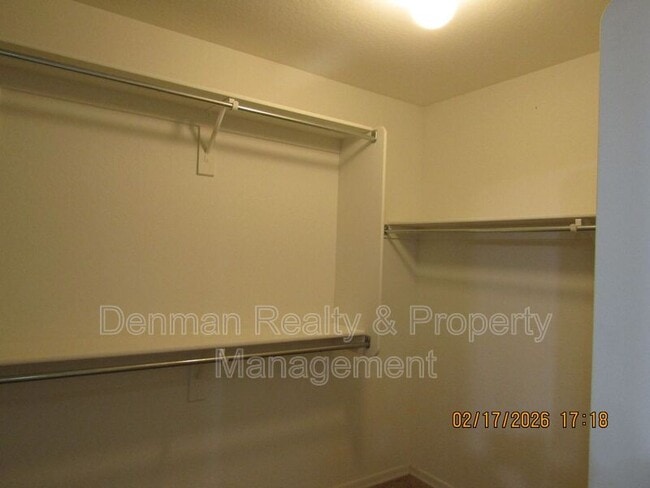 Building Photo - 944 E Jacob St