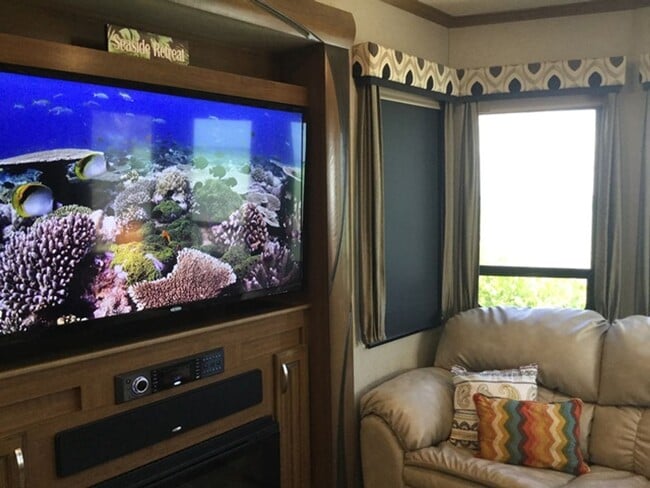 Building Photo - Move in Special! $500 off the First Months Rent!