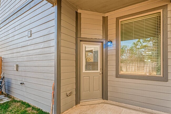 Building Photo - 316 N Spotted Fern Dr