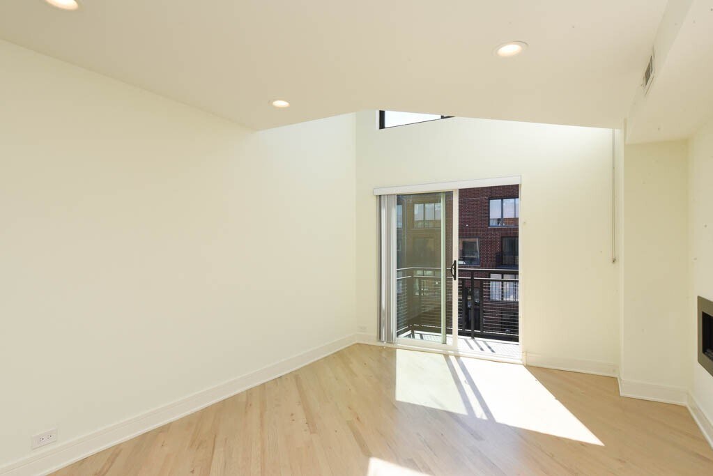 Building Photo - 843 W Grace St