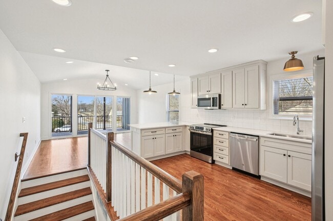 Building Photo - Main Street Townhomes