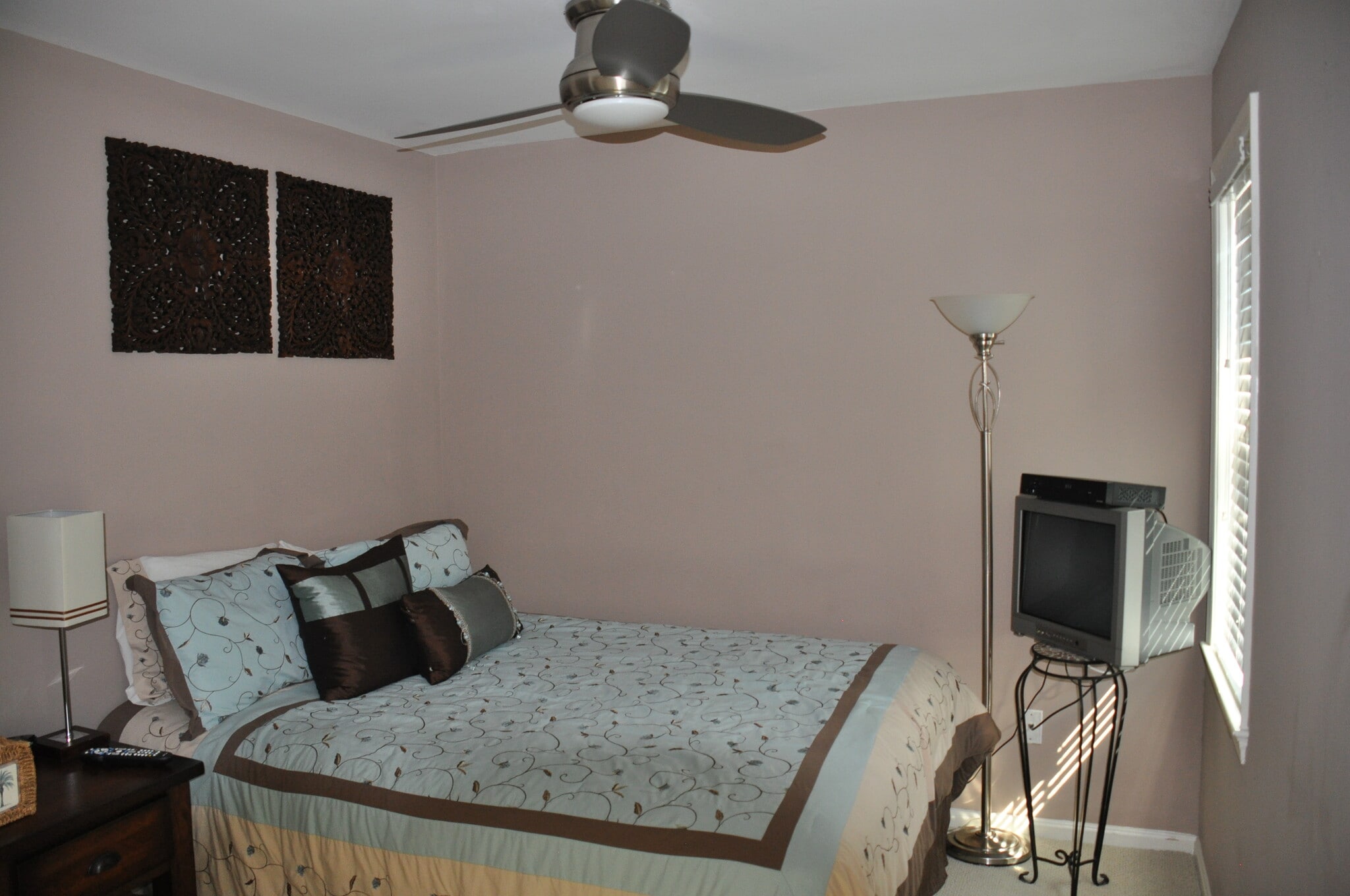 Guest - old - 1181 N Vernon St
