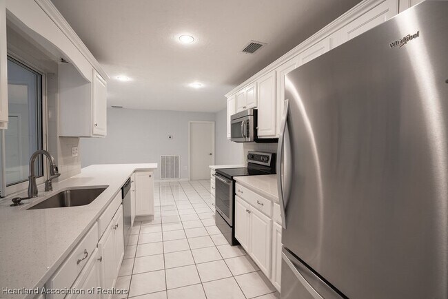 Building Photo - 702 Catfish Creek Rd