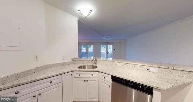 Building Photo - 801 S Pitt St