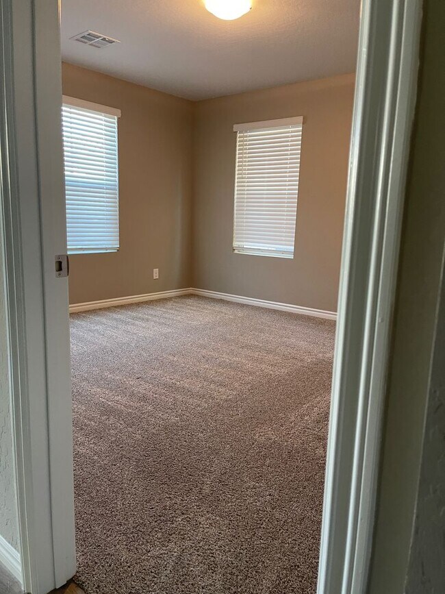 Cadence in Henderson 3 Story Home with R... 156 Campbelltown Ave