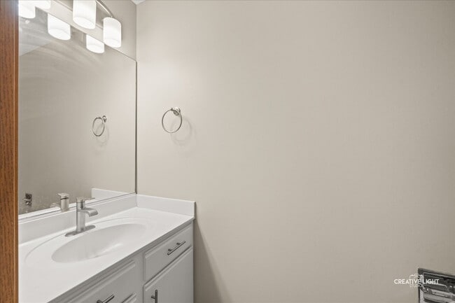 Building Photo - 2477 Smithfield Ct