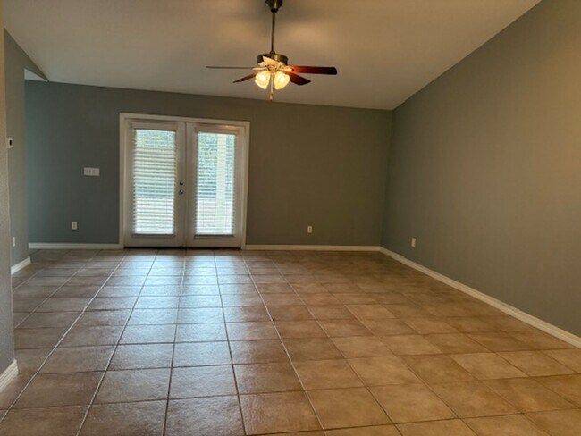 Building Photo - 1831 Sundown Dr