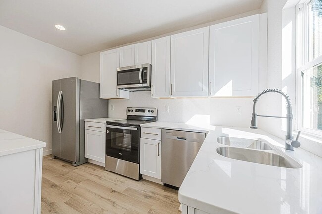 Building Photo - South University Drive