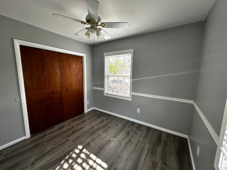 Building Photo - 2019 E Lambourne Ave