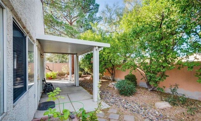 Building Photo - 8164 Sedona Sunset Dr
