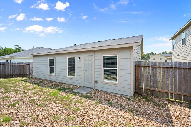 Building Photo - 15555 Taylorcrest Dr