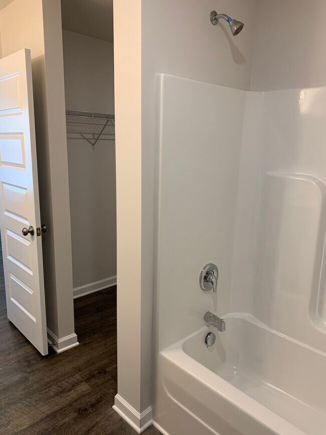 Building Photo - *PRE-LEASING*  Three Bedroom | Two Bathroo...