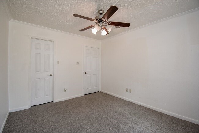 Building Photo - 21338 Park Villa Dr