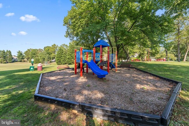 Building Photo - 4722 Ridgeline Terrace