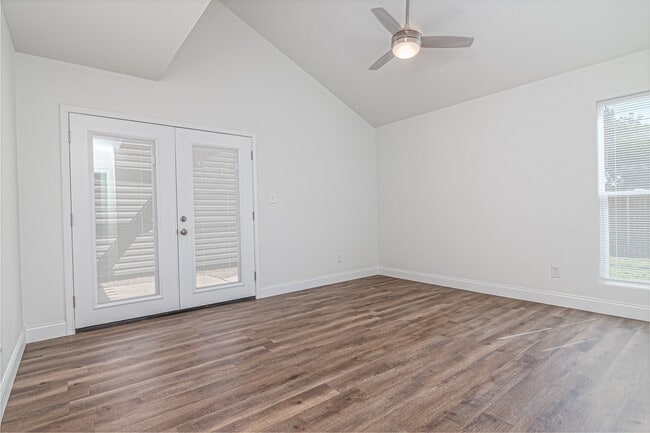 Building Photo - 3600 Monclave Dr