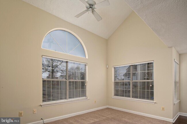 Building Photo - 14005 Vista Dr