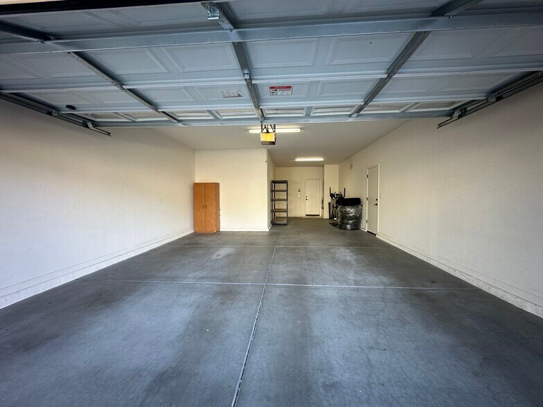 Building Photo - 4717 W Sweet Iron Pass