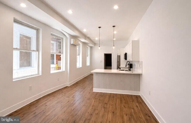 Building Photo - 1240 W Allegheny Ave