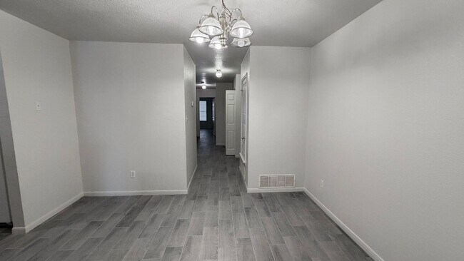 Building Photo - 2706 Vernice Loop