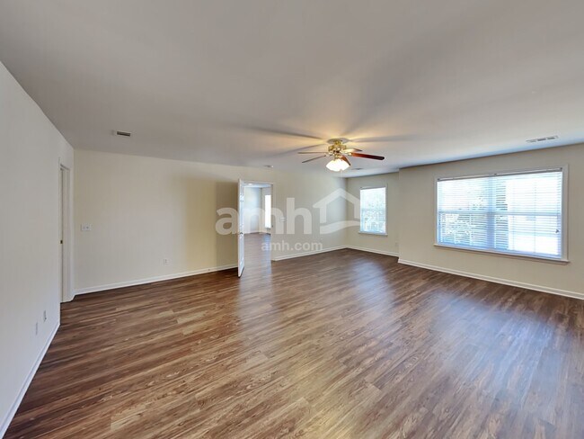 Building Photo - 420 Laurel Hills Dr