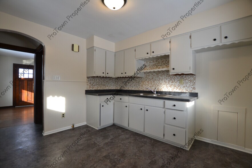 Building Photo - 1314 Kinsey Ave