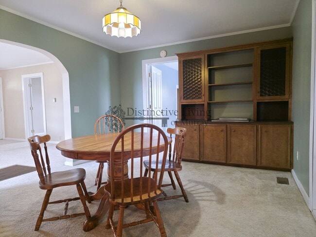 Building Photo - Attention Front Porch Sittin' Lovers- 2 bed 1 bath house in the country in Hazel