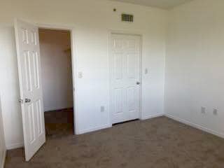 Building Photo - 160 SW 117th Terrace