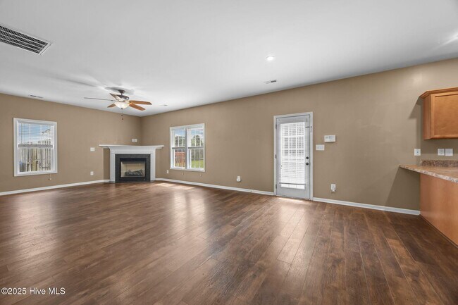 Building Photo - 111 Amberwine Cir