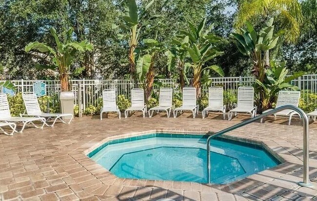 Building Photo - 8212 Fan Palm Way