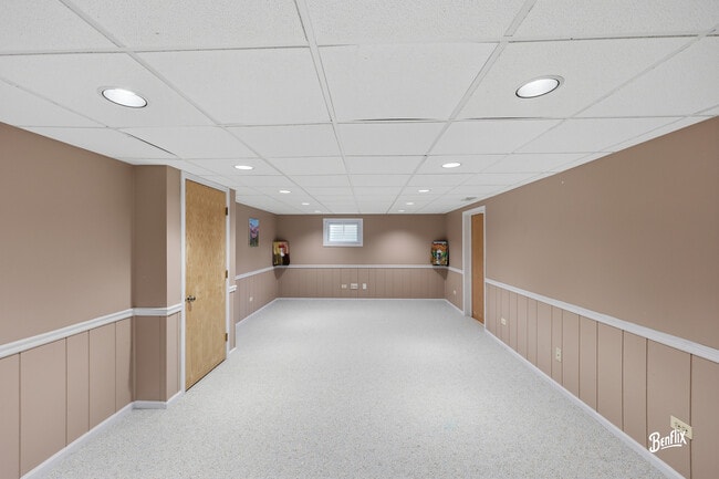 Building Photo - 750 Dunhill Dr