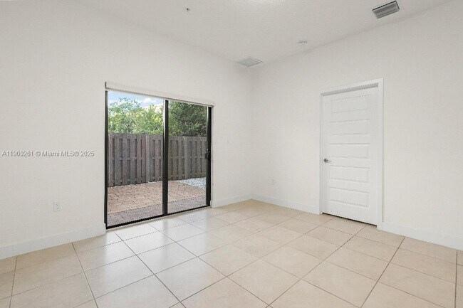 Building Photo - 7925 NW 104th Ave