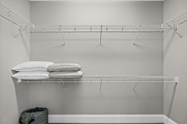 Building Photo - Spacious 4BR/3BA Home in Myrtle Beach – 2,550 Sq Ft & Screened Porch