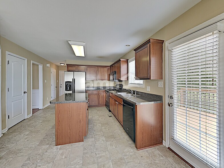 Building Photo - 5112 Horsestall Dr
