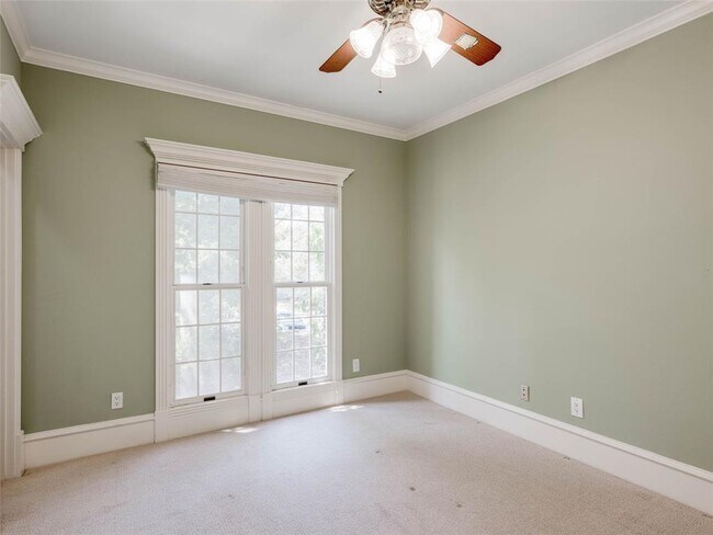 Building Photo - 4010 Long Champ Dr