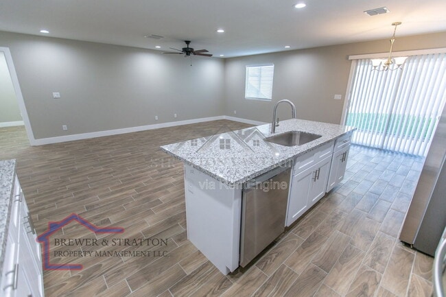 Building Photo - 2334 W Romley Rd