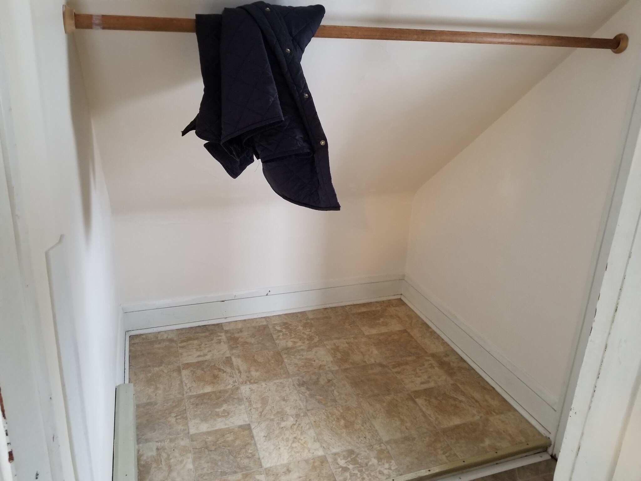Entry Closet / Storage Area - 3005 Tyler St NE