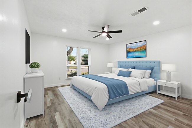 Building Photo - 2906 Colonial Dr