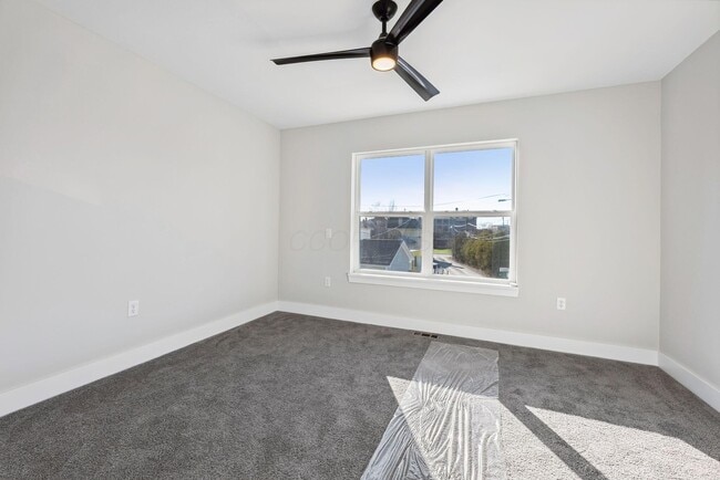Building Photo - 283 N 18th St