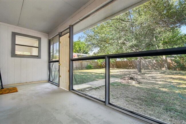 Building Photo - 2214 Winchester Dr